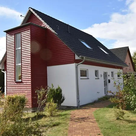 Spacious Holiday In Borgerende-rethwisch With Garden Boergerende-Rethwisch